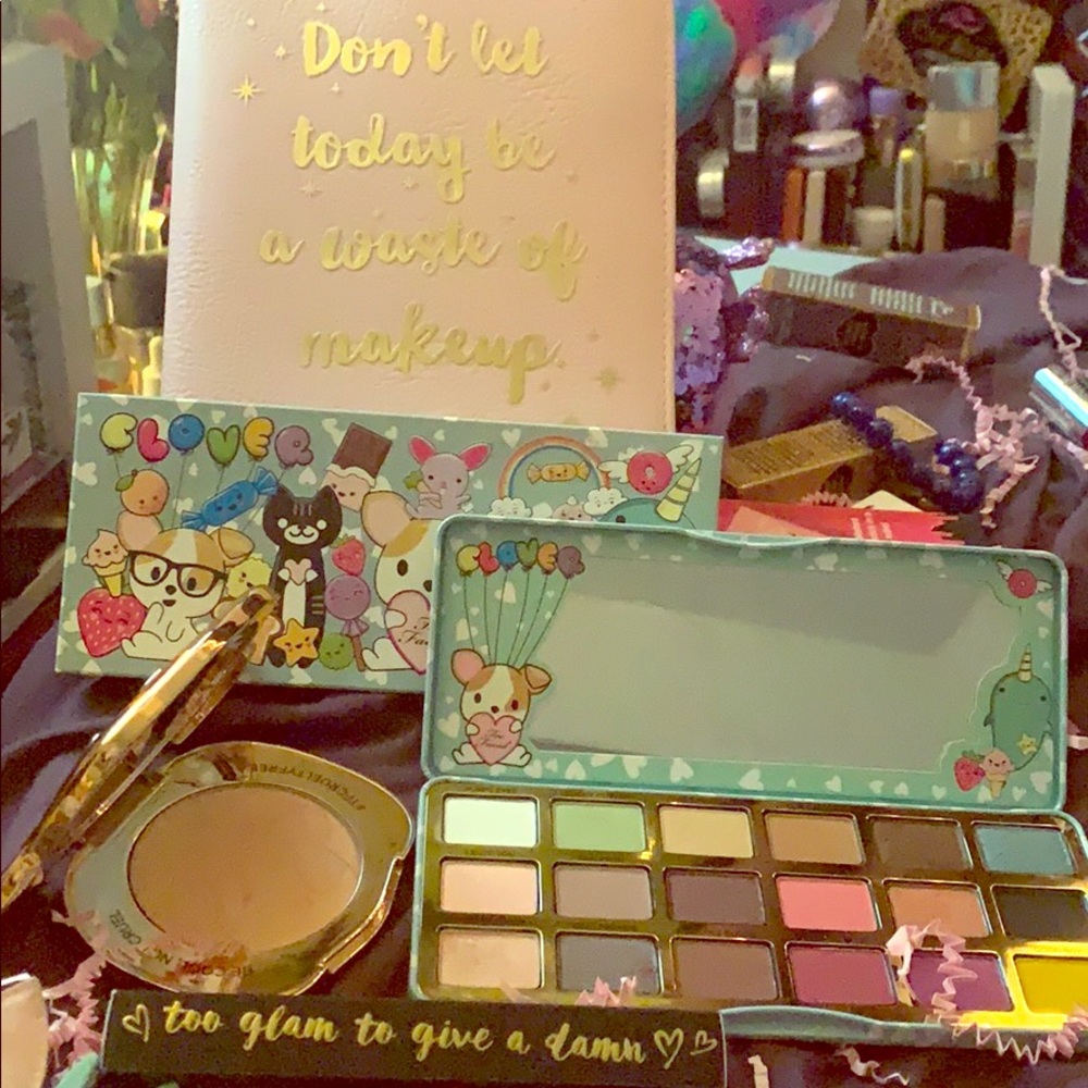 SUPER RARE- Too Faced founders pup Clover SET